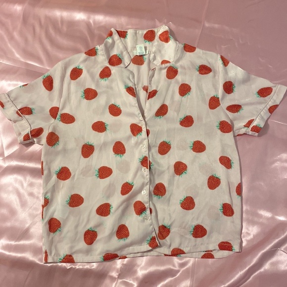 Y2K Cottagecore Shinny Strawberry Milk Flannel - Picture 3 of 3